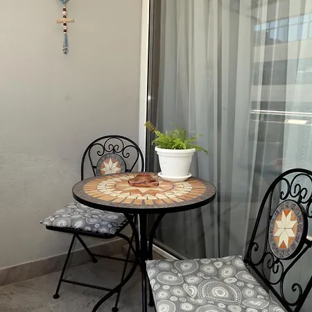 Апартамент Near To Free Бургас