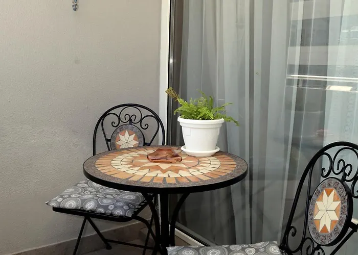 Апартамент Near To Free Бургас