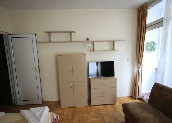 Near To Free Апартамент *